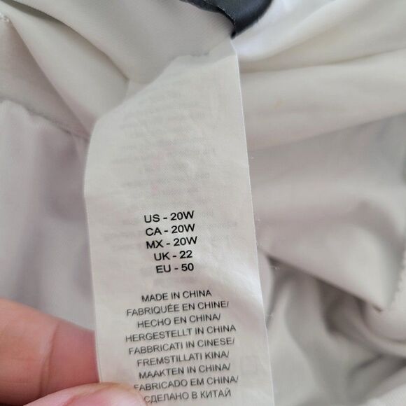 La Blanca One Piece  Women's  Swimsuit  Size 20W - Picture 4 of 6